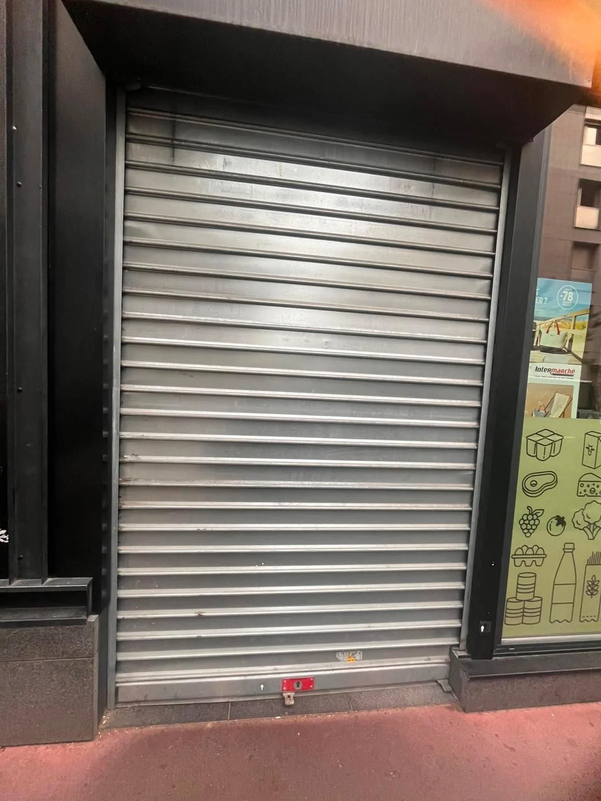 Installation et pose de rideau métallique à Clichy