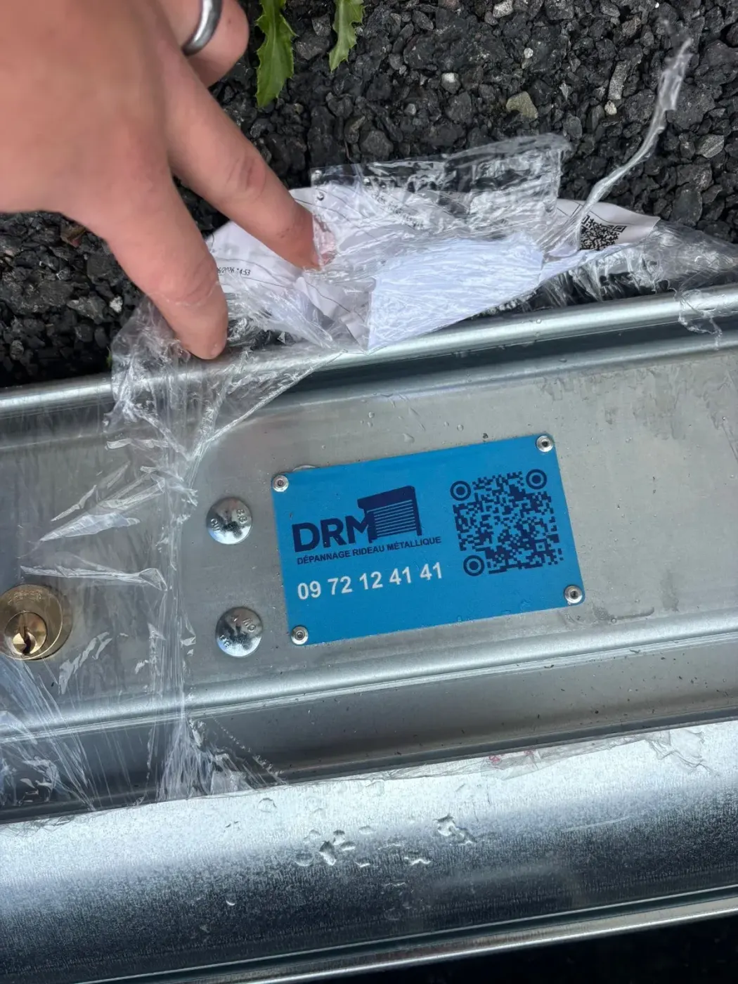 Installation et pose de rideau métallique à Clichy