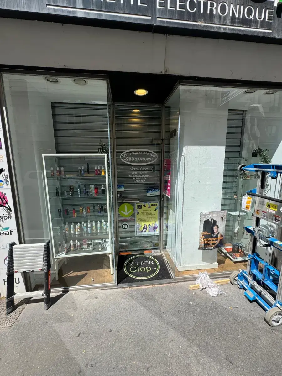 Installation et pose de rideau métallique à Clichy